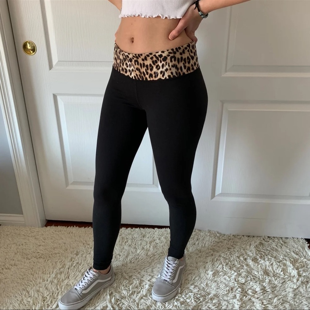 SOLD ON MERCARI ❤️ PINK Victoria’s Secret Reversible Legging Cheetah
